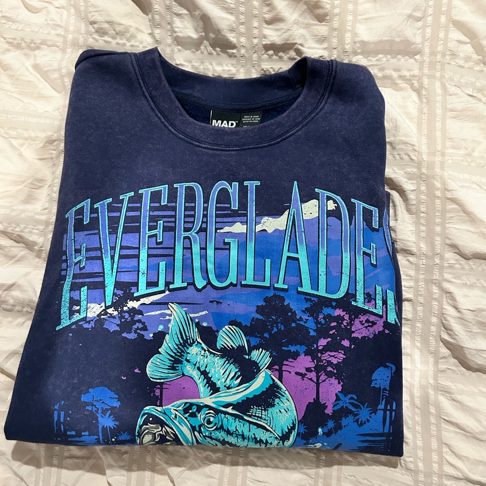 Vintage pull over style crew neck